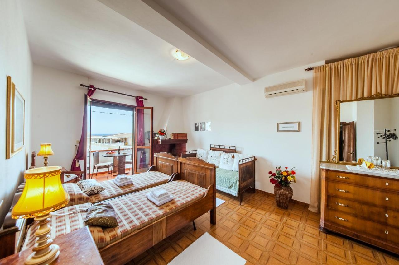 La Casa Di Mannazzotta 1 Bed & Breakfast Кастелсардо Екстериор снимка